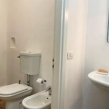 בית נופש Casa Surya - Sea View Terrace, Isola Salina מאלפה