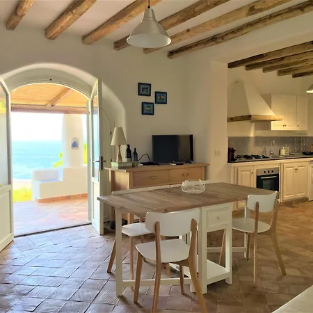 Casa Surya - Sea View Terrace, Isola Salina בית נופש *