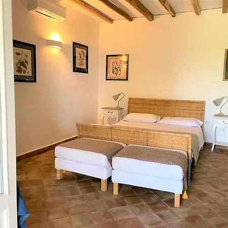 Casa Surya - Sea View Terrace, Isola Salina בית נופש *